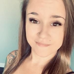 Meet your Posher, Claudia